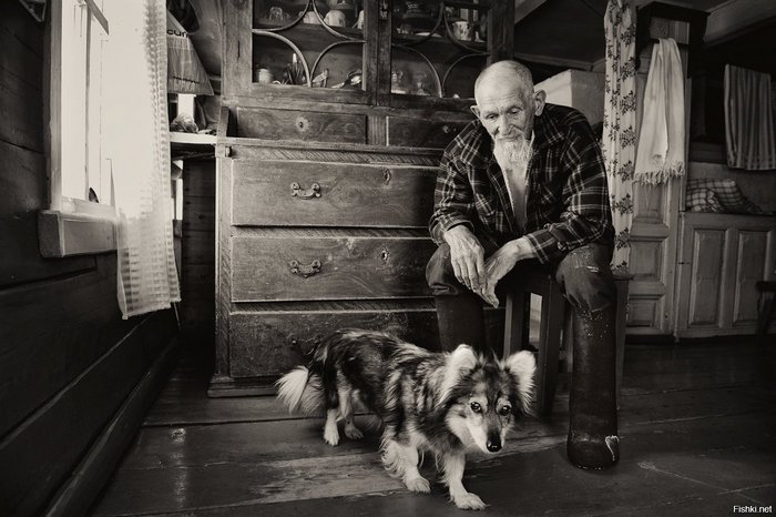 В доме старом у печки тепло...