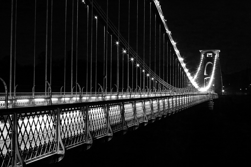 Под лунной орбитой