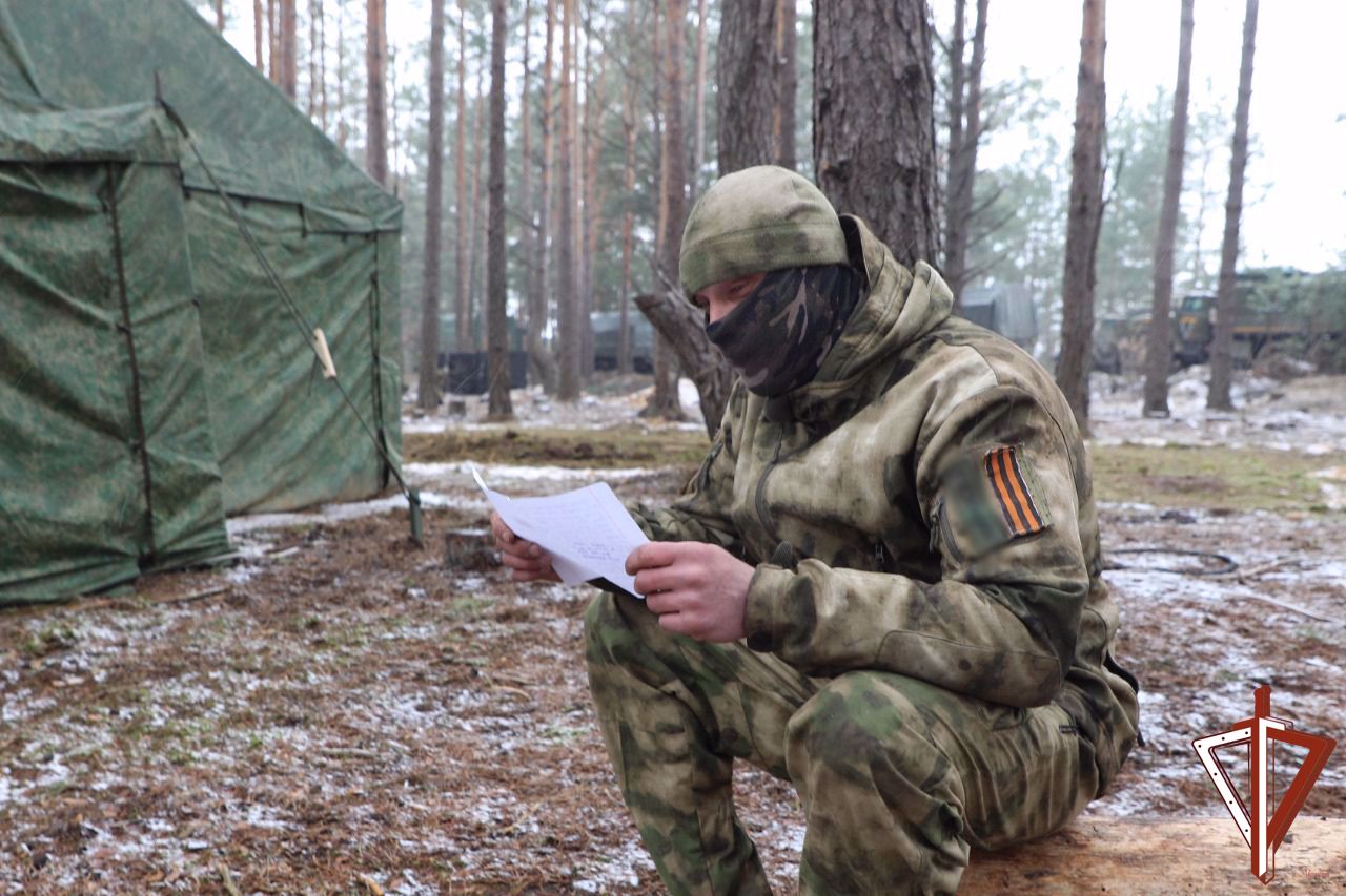 Читает армейская. Северный военный. Поддержка военнослужащих. Солдаты России. Письма российским военным.