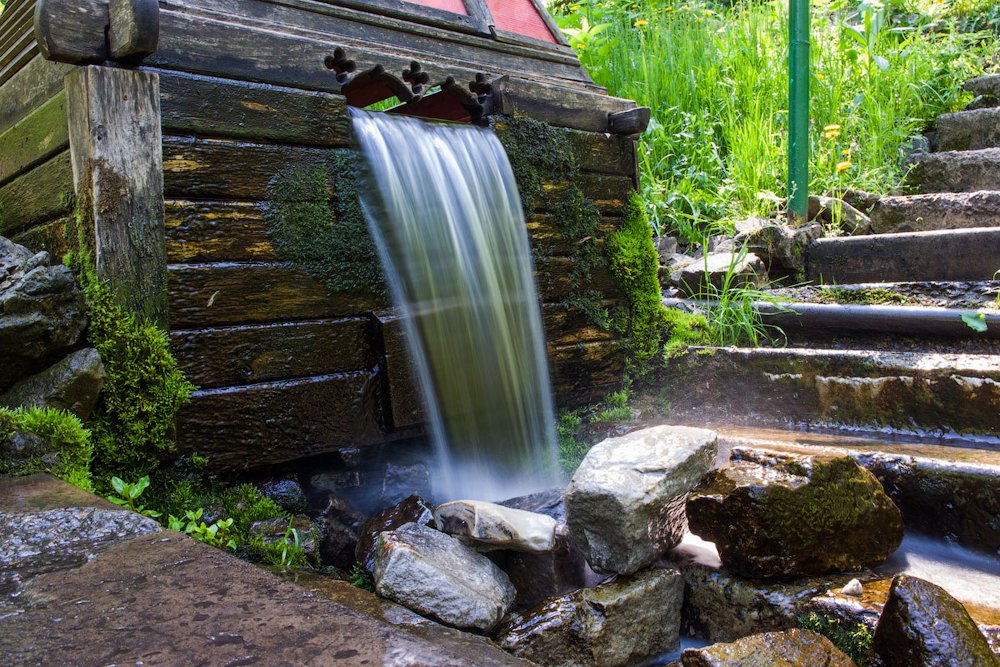 Родниковая вода