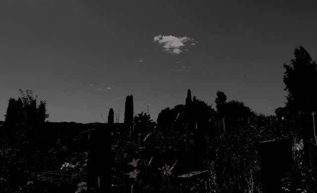 Некрещеных земь хранит