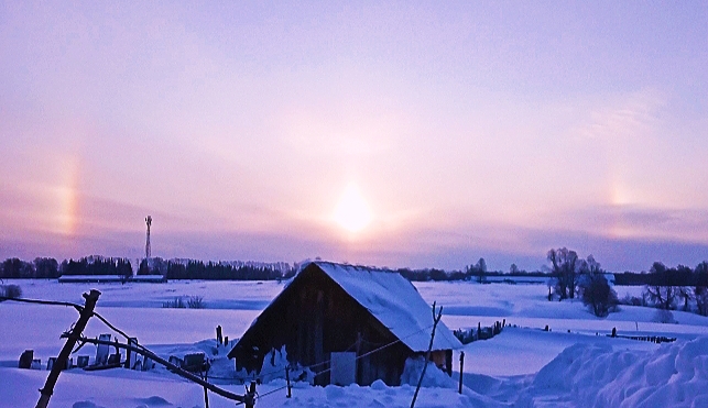 Красивый солнечный рассвет