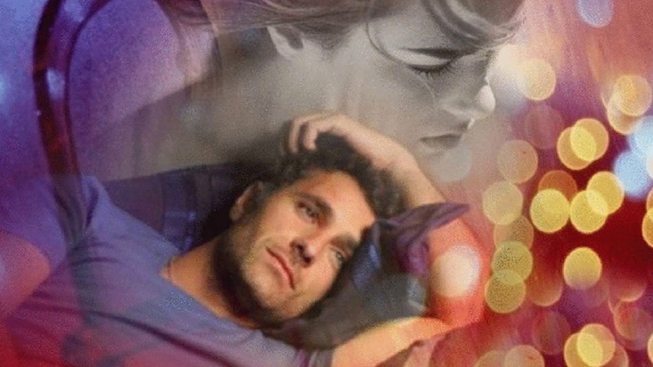 А снится потому что думаешь а думаешь потому что. Когда не можешь уснуть. Думать о бывшем во сне. Думать о сне. Мужчина мечтает о женщине.