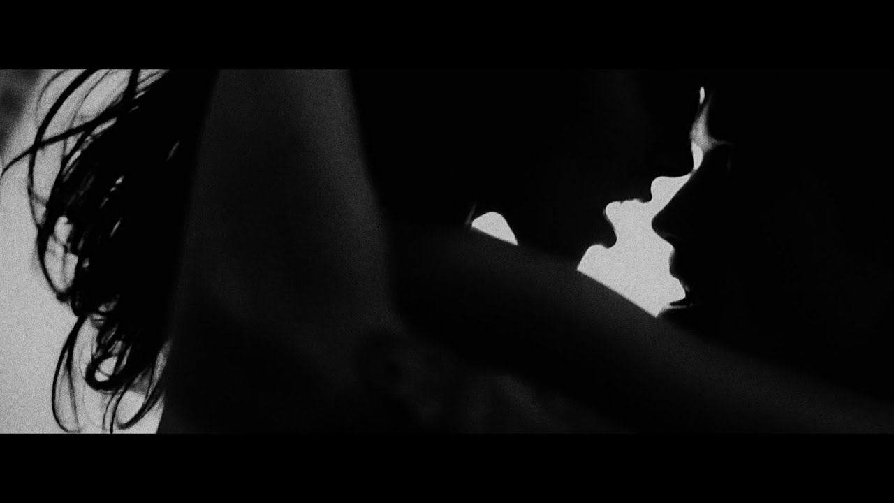 Целую глаза твои скрытой стихии...