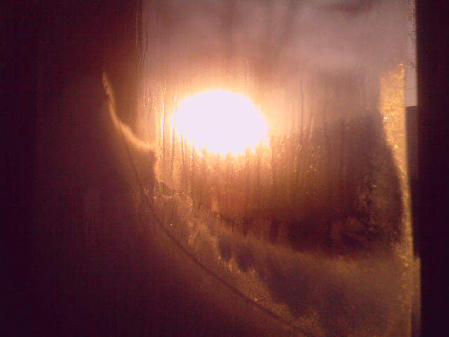 Ночь полощется в затоне