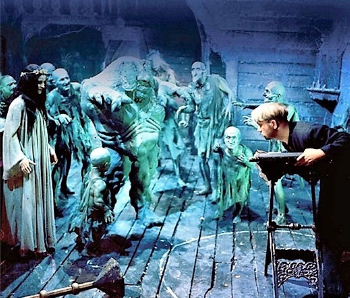 Всё уже очерченный круг