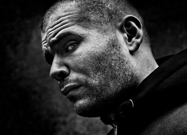 Скучно ложатся дождливые капли