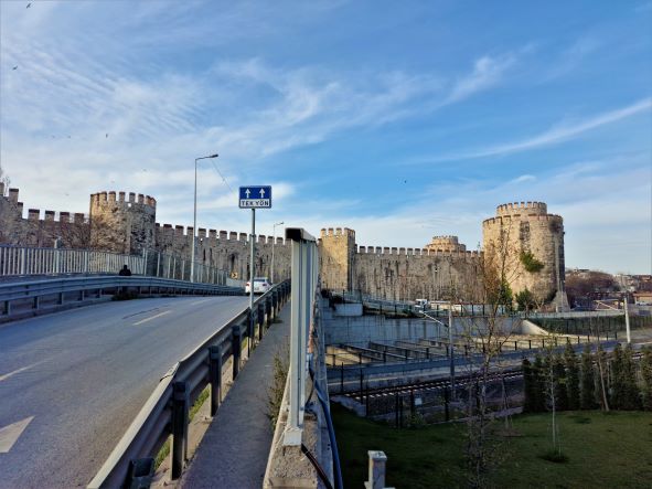 Аллах! пролей на нас твой свет...