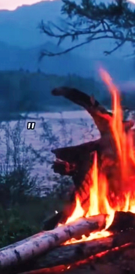 Костёр на берегу...