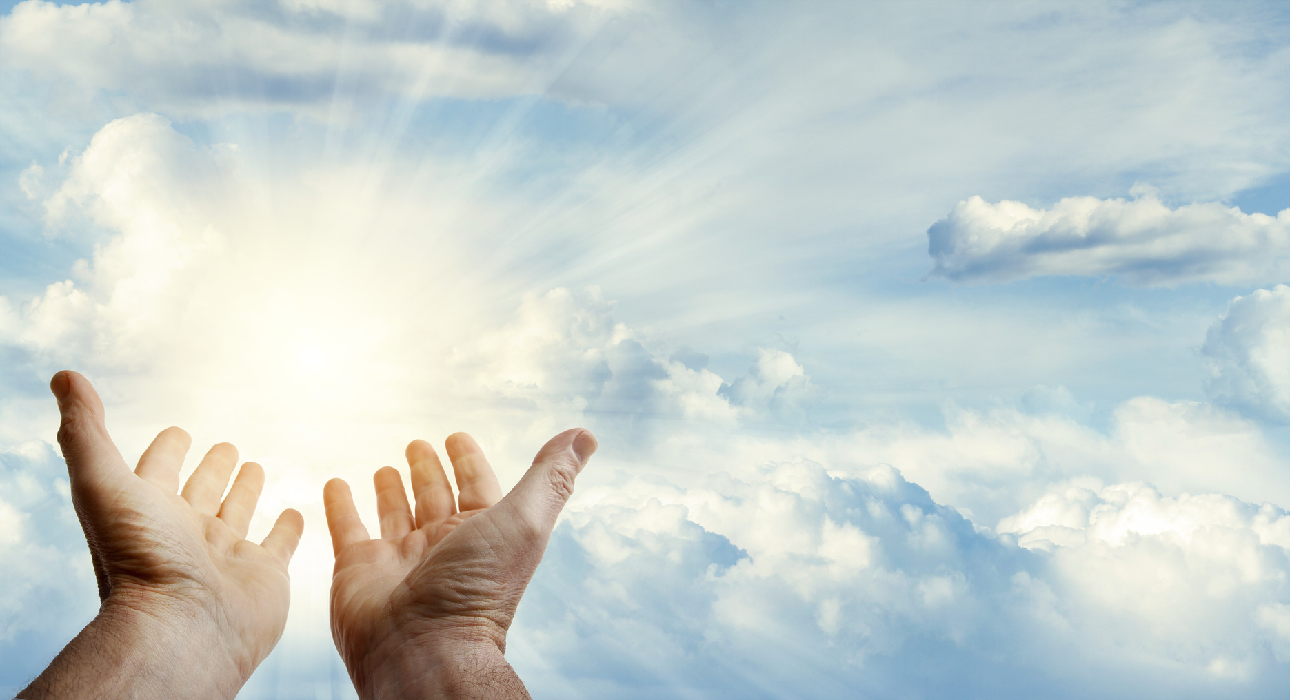 с днем психолога. руки к небу. протяни руку помощи. рука помощи. протянутые ладони.