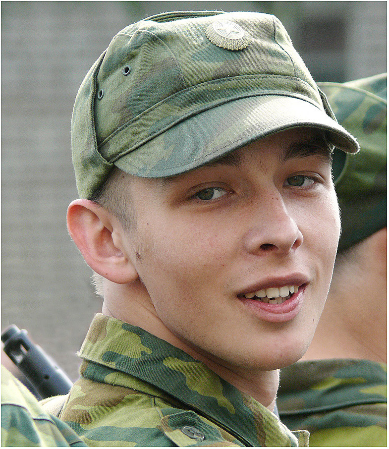 Красивые солдаты
