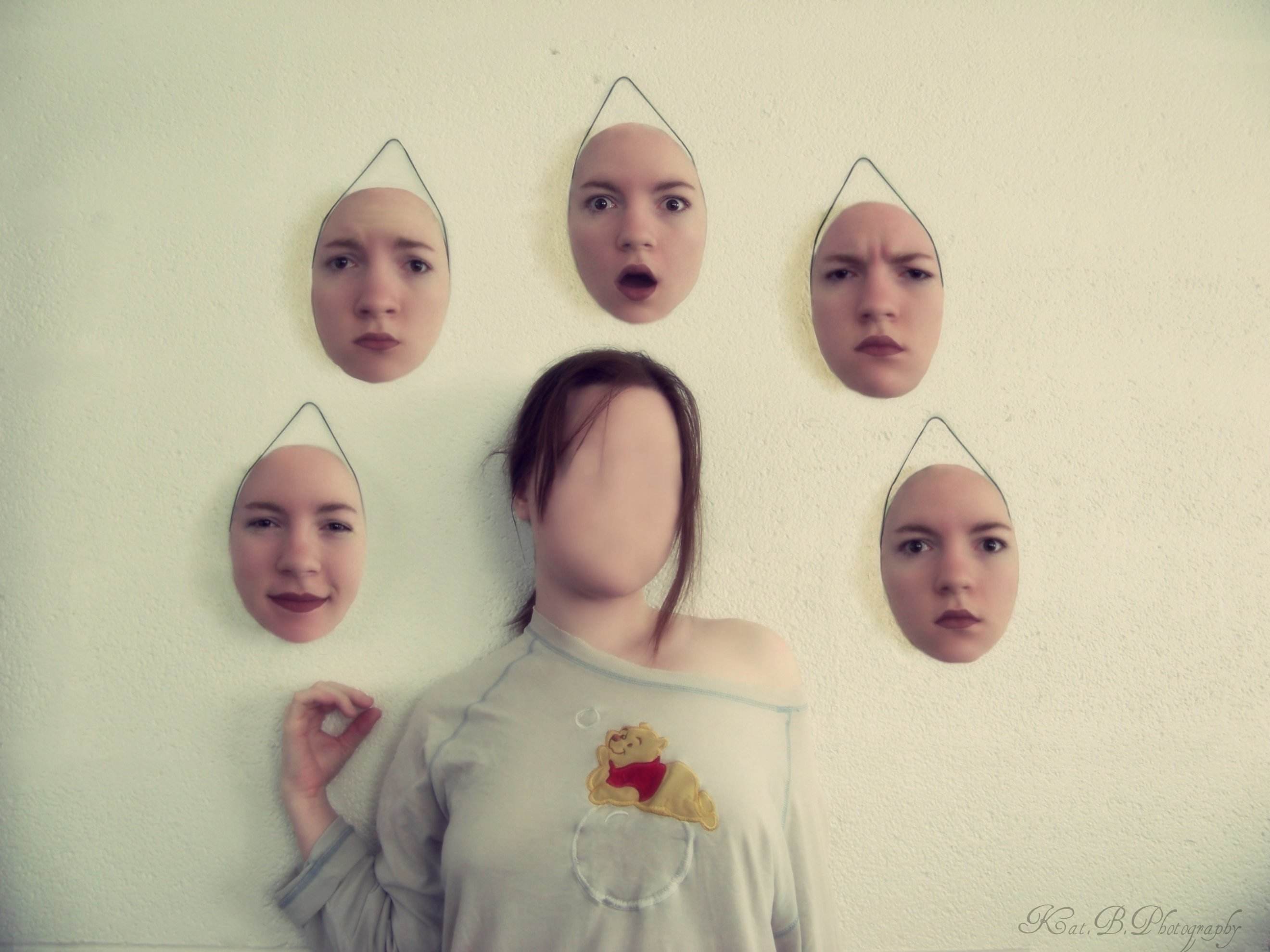 Люди которые скрывают эмоции. Маски эмоции. Эмоциональность человека. Фотопортрет разные ракурсы. Люди которые скрывают эмоции.