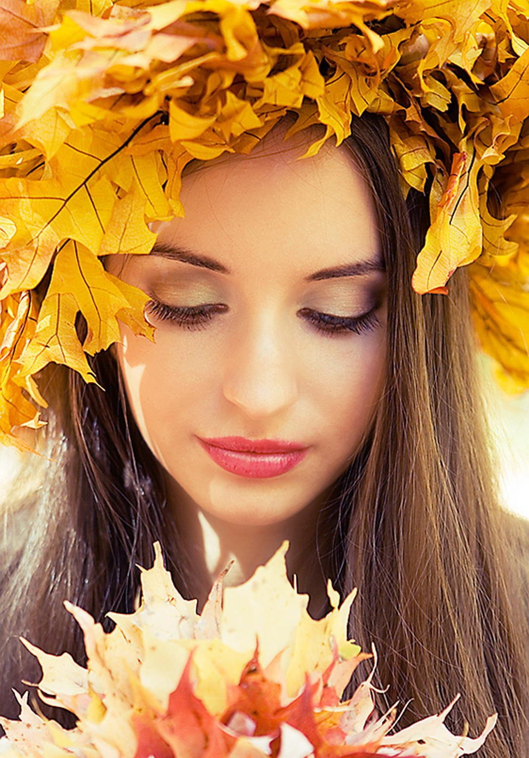 Красивые женщины осень. Осенний макияж. Женщина осень. Девушка осенью. Макияж осень.