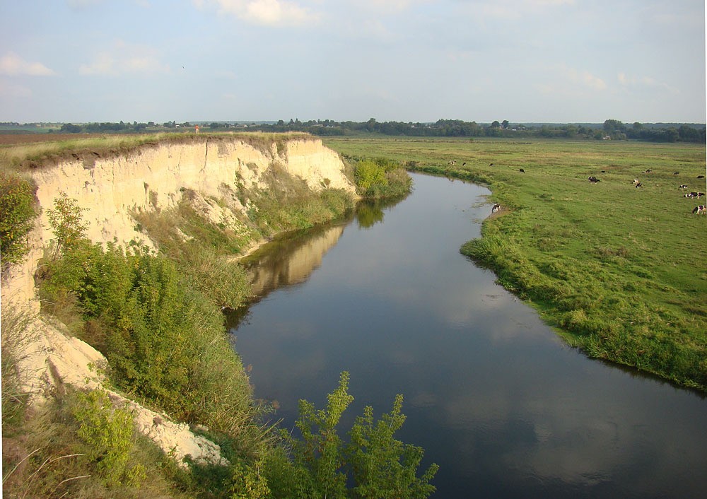 Крутой берег реки