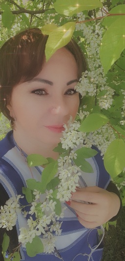 Неба синь за околицей