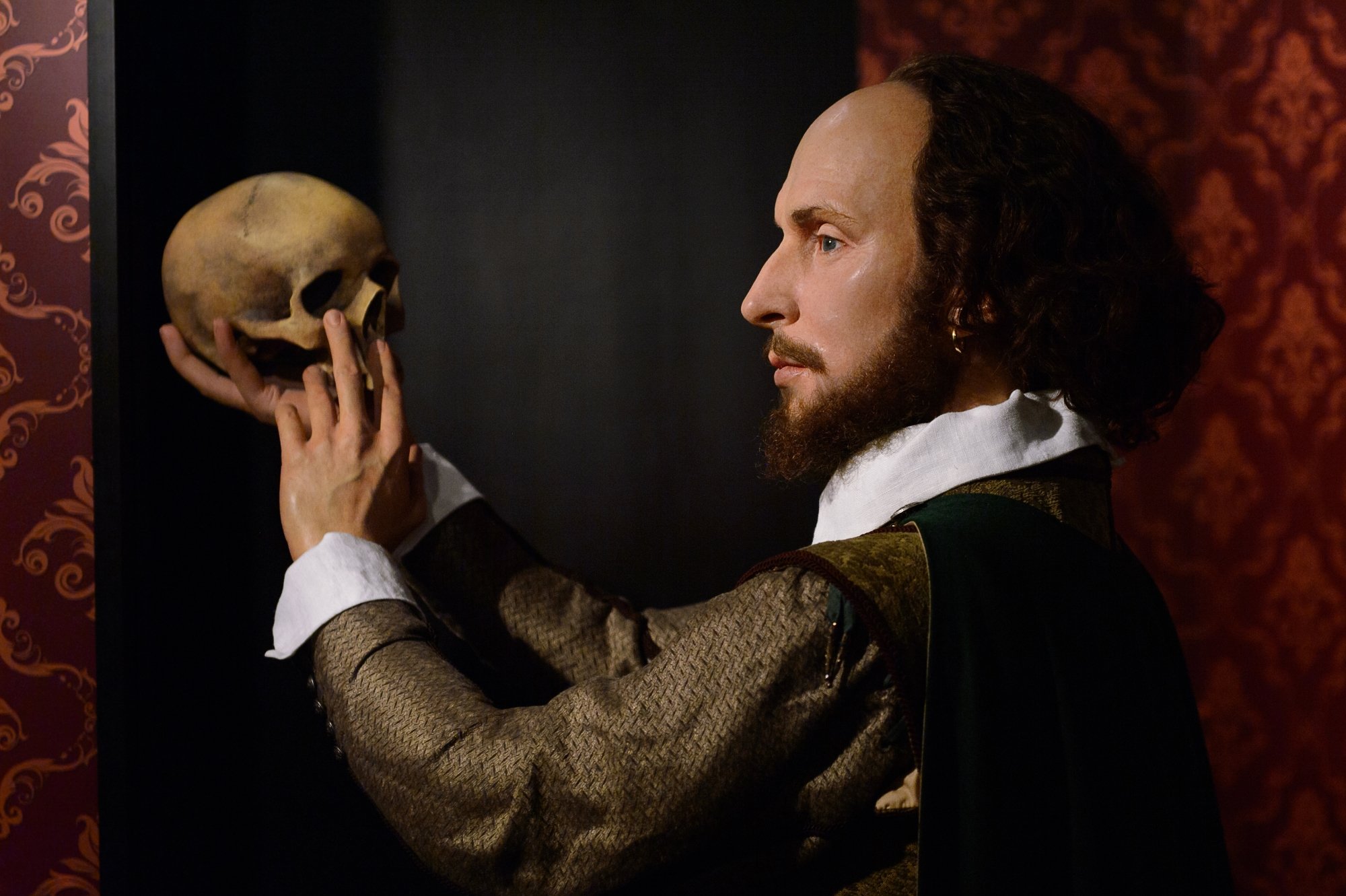 William shakespeare s. Шекспир Вильям. Вильям Шекспир портрет. Уильям Шекспир мадам Тюссо. Музей мадам Тюссо Шекспир.