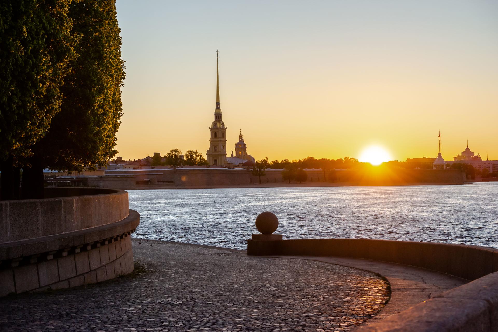Петропавловская крепость Нева пляж