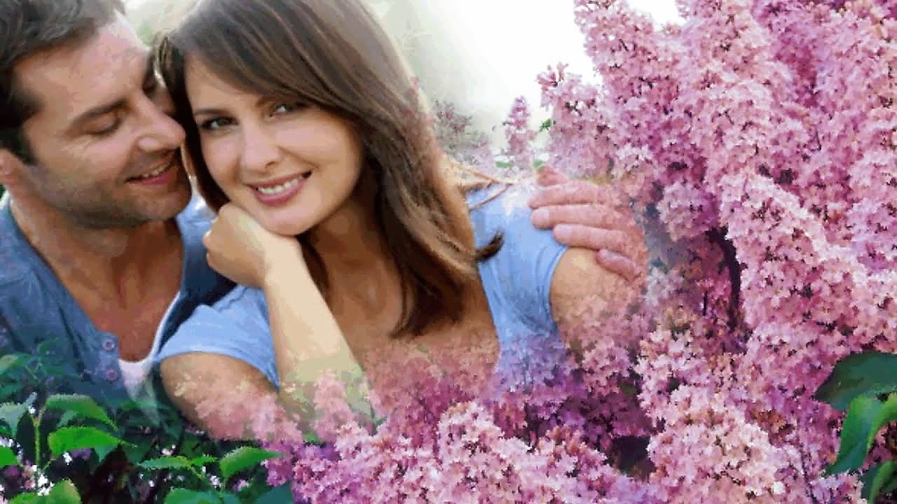 Девушка с белой сиренью. Съемка в сирени. Запах сирени песня кто. Блондинка аромат сирени gyu. Сирень любовь.