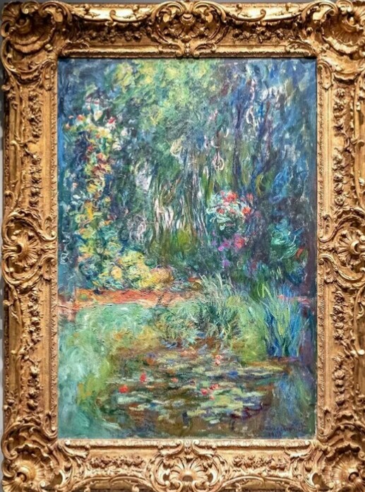 В переливах синевы