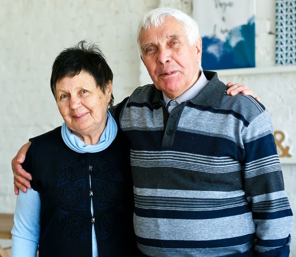 Не уходи, побудь со мной