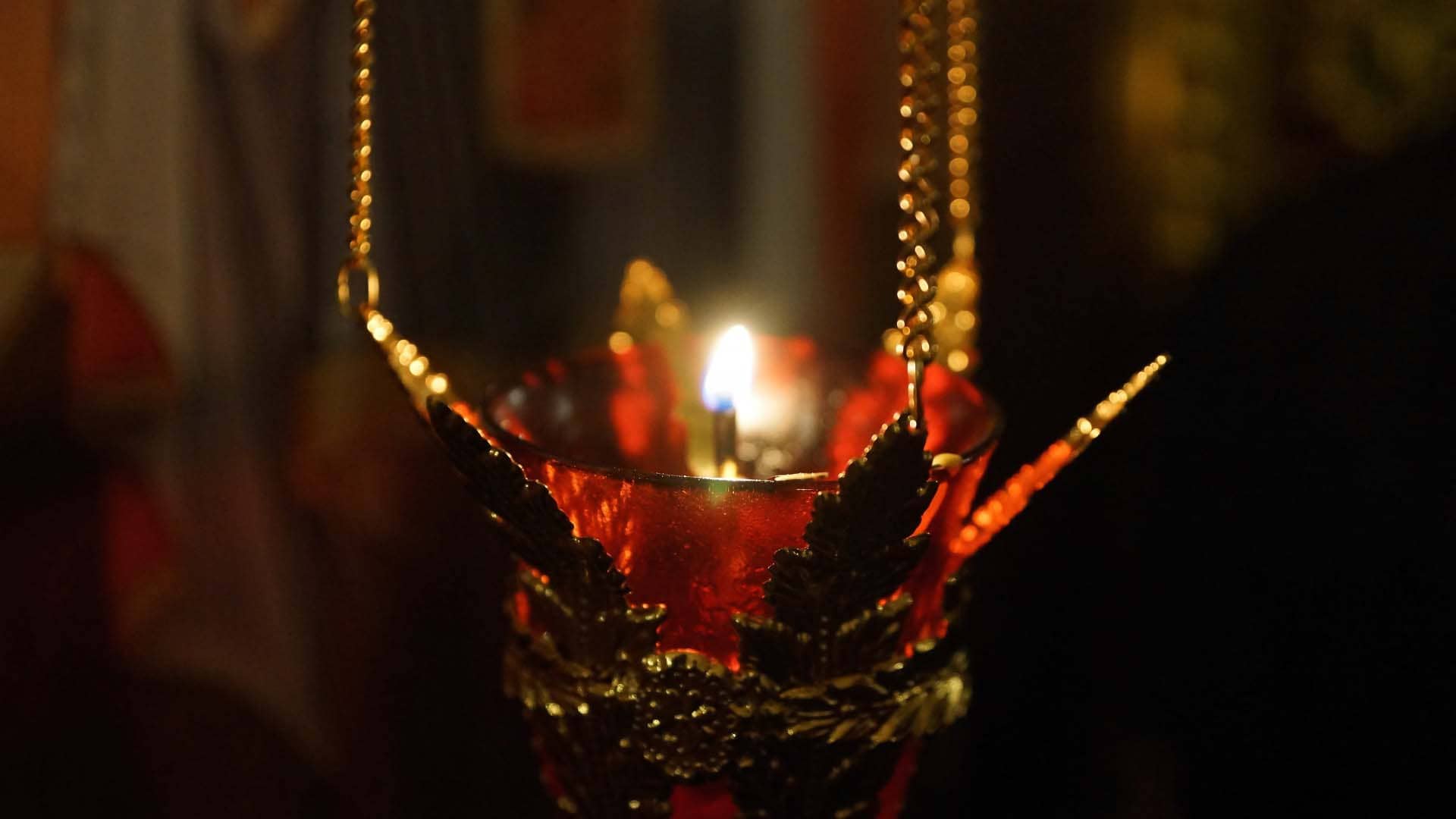 О церковных свечах и лампадах