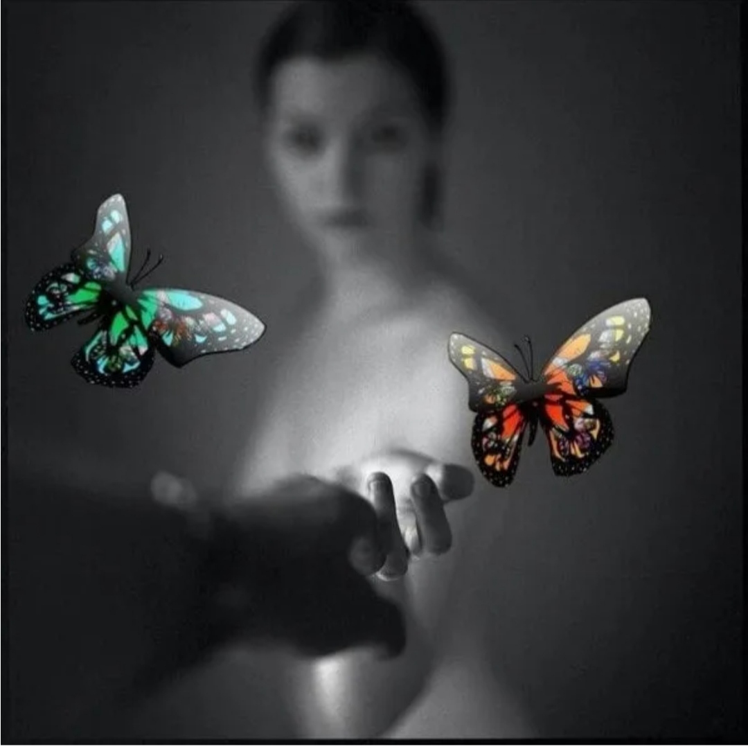Словно бабочек легкая. Бабочки любовь. Девушка-бабочка. Девушка мотылек. Бабочки в душе.