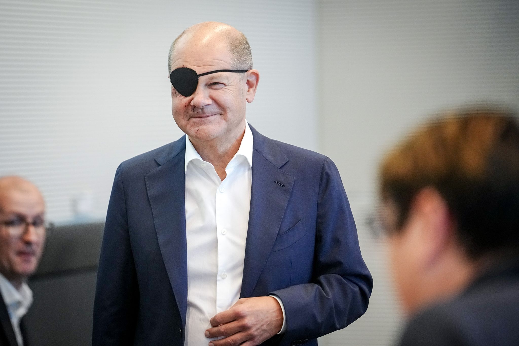 Европа у тебя есть гордость?!