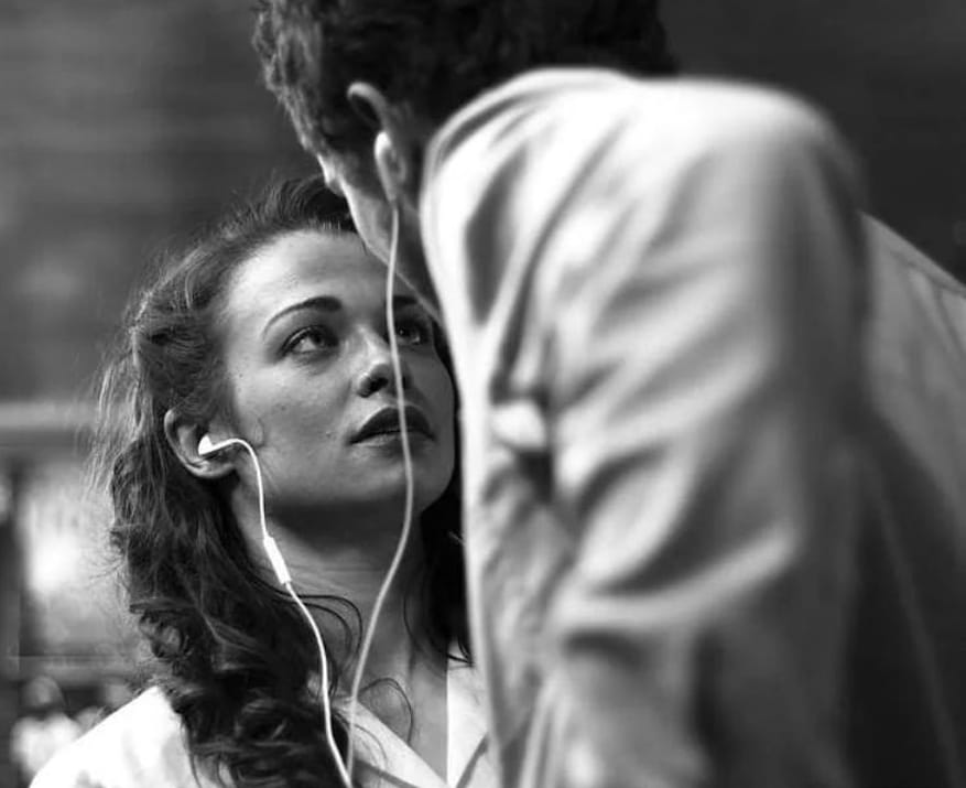 О тебе... громким шёпотом