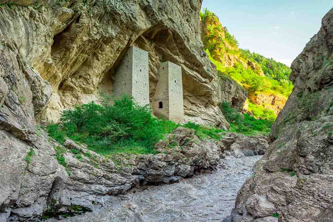 Скальные башни Ушкалой