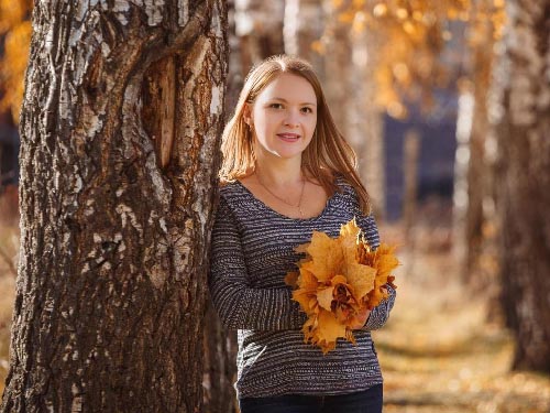 Под деревом