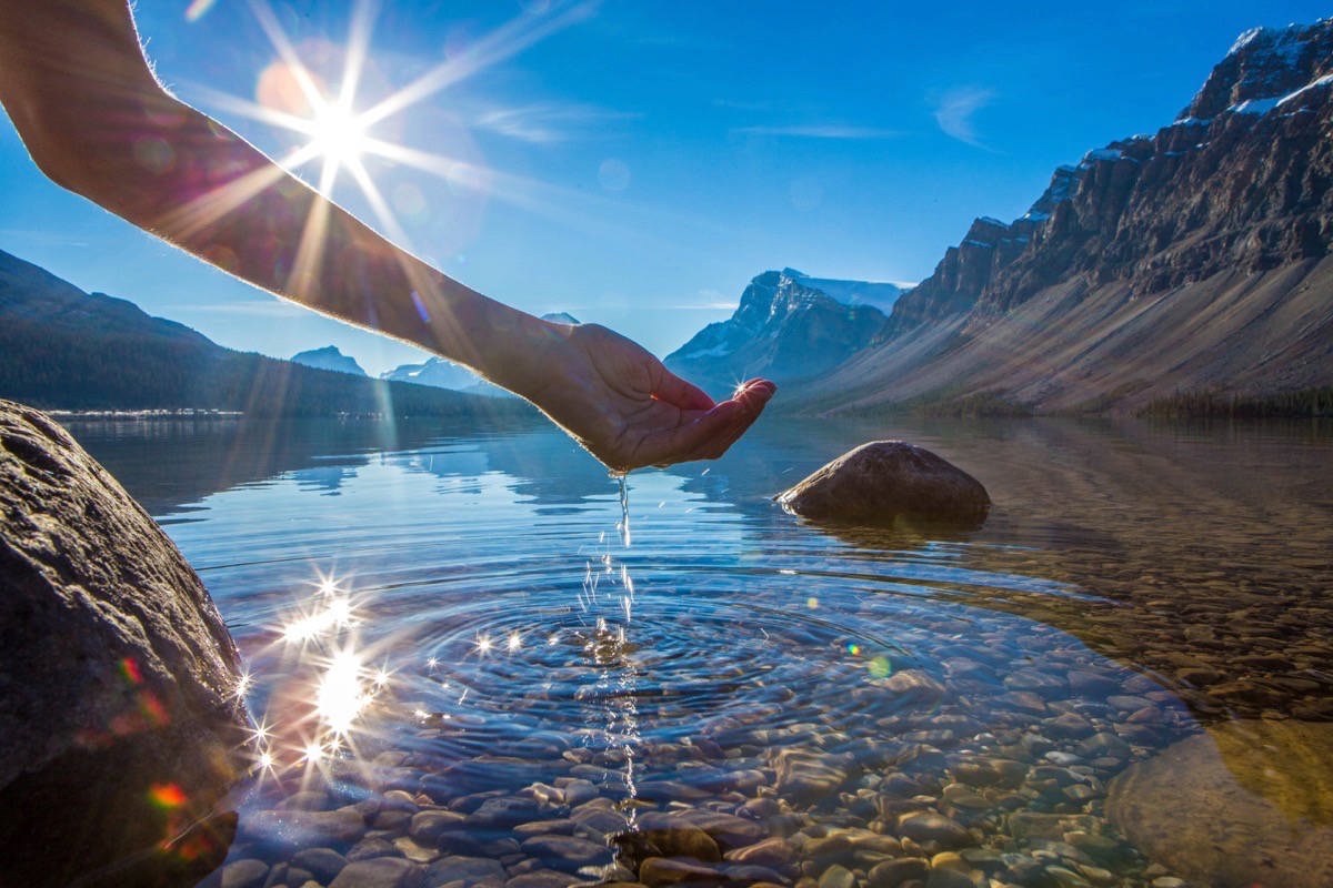 Чистая вода в реке