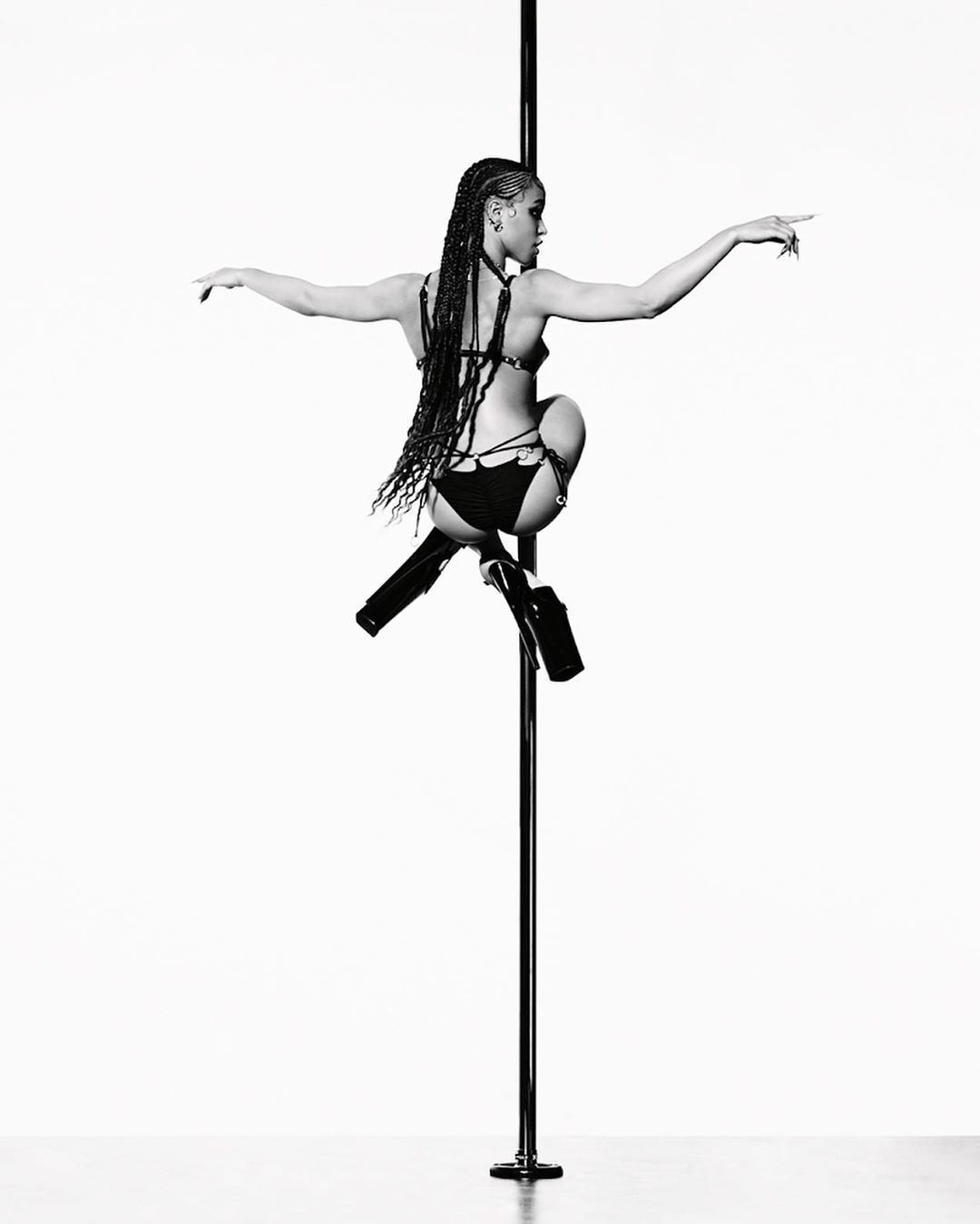 FKA Twigs танцы