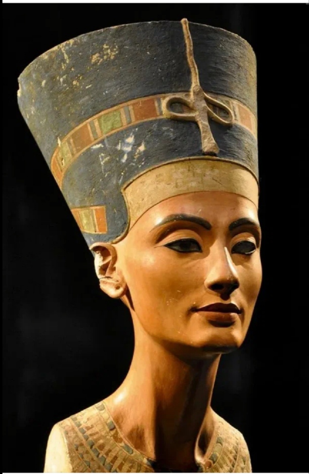 Слово о Нефертити