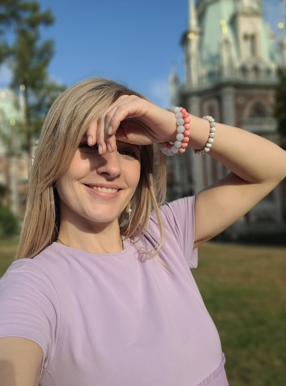 Мечтающая о красной машине