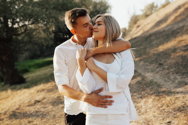 Сонет 51. Дано нам любить!