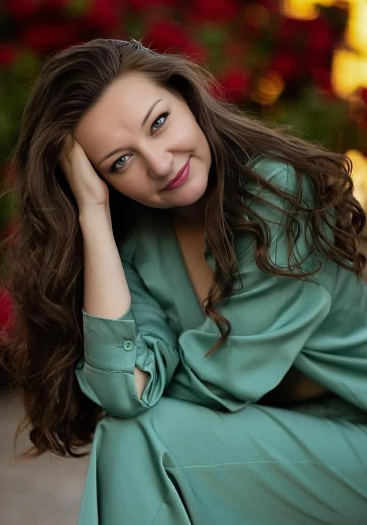 А жизнь бежит...