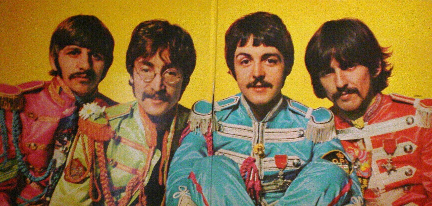 Beatles sgt peppers lonely hearts club. Битлз сержант Пеппер. Sgt Pepper s Lonely Hearts Club Band. Sgt. Pepper's Lonely Hearts Club Band Битлз. Sgt Pepper 1967.
