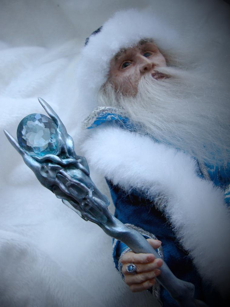 Солнце играет в косматой его бороде. Стихотворение н некрасова не ветер бушует над бором. Солнце играет в косматой его бороде. Стихотворение некрасова мороз воевода. Стих мороз красный нос не ветер бушует над бором.