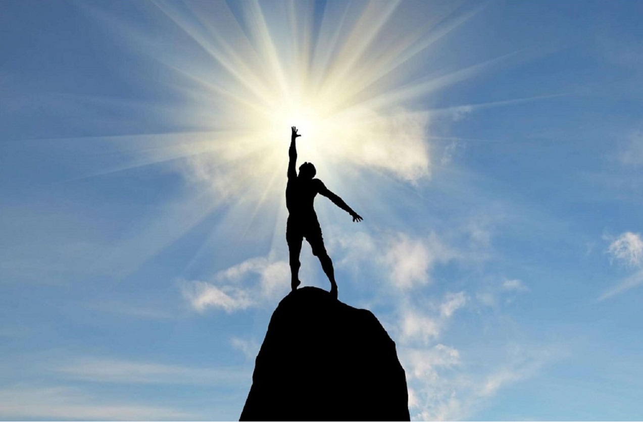 бог со мной. успех в жизни человека. стремление вверх. достигать бога. мотивация на успех.