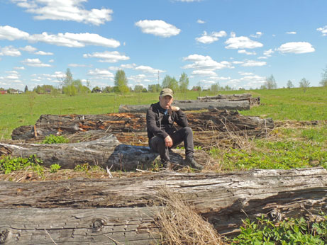 2022г. Лежала ручка на блокноте. 080и