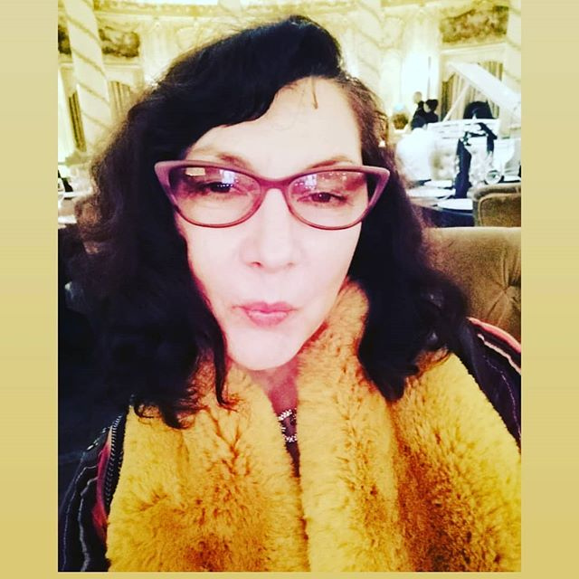 2. А я обманываться рада