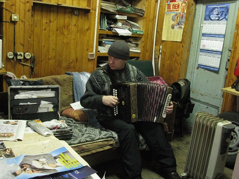 2020г. Возьму гармонь, сыграю песню. 077в