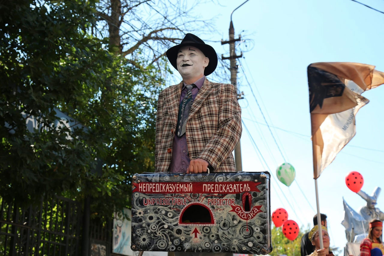 Мы - клуб весёлых шутников... Загрань