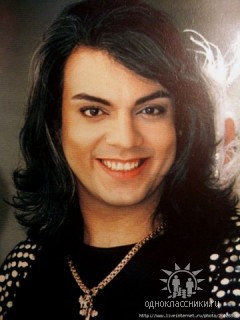 За окном и дождь и ветер