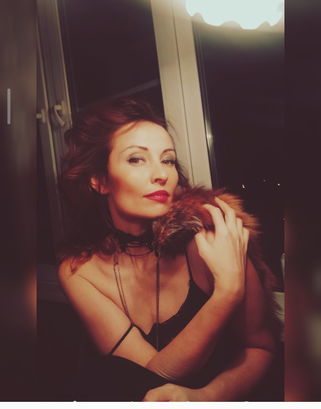 Она из книг...