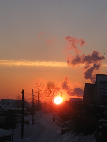 Небо клочьями рвётся,