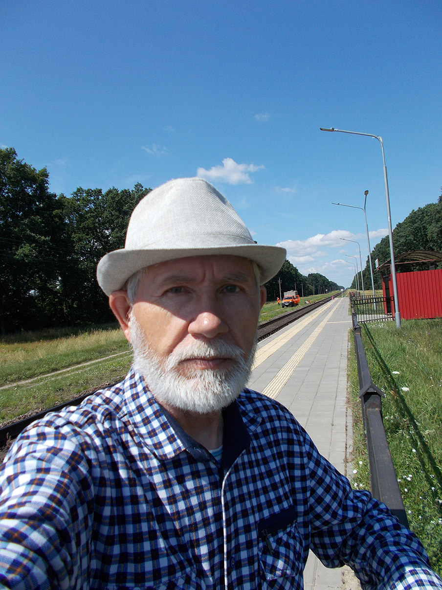 Доит ли дояр тилушк,