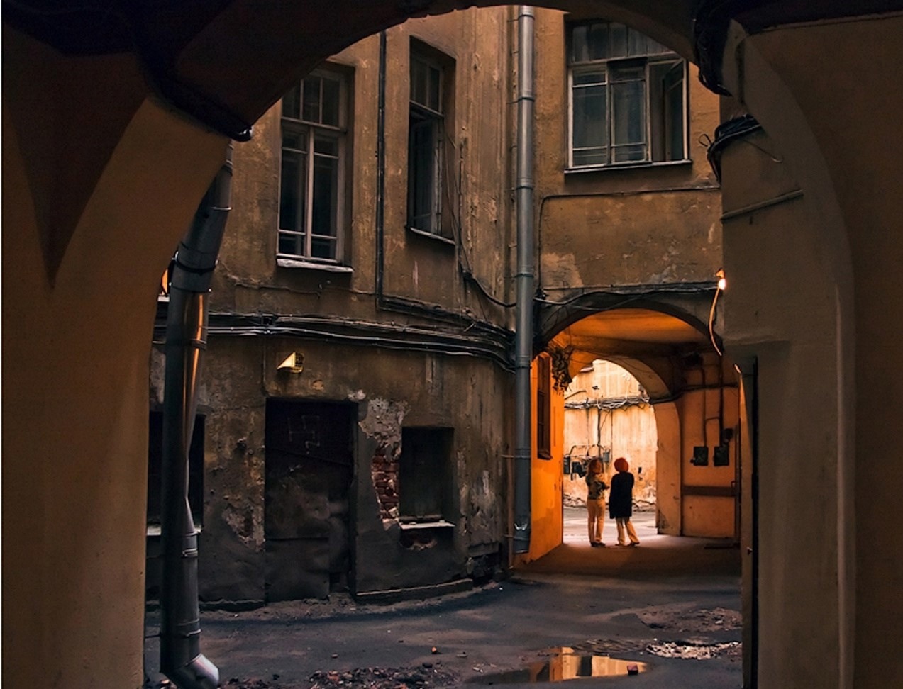 Есть во дворах Питера, что-то особенное Питер: Инструкция по применению Фотостра