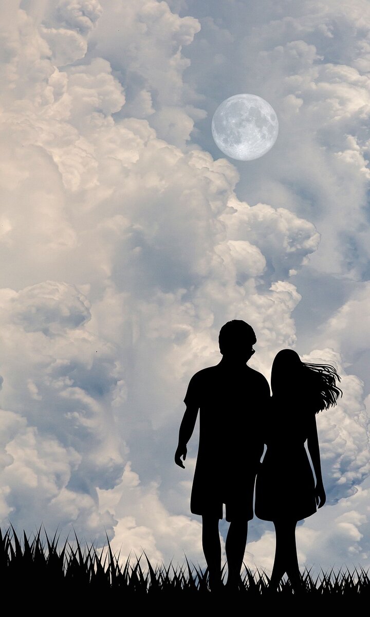 Свадьба на крыше в москве. Объятия влюбленных. Влюбленные на будущее отношений. Море по близости. One love крыша.