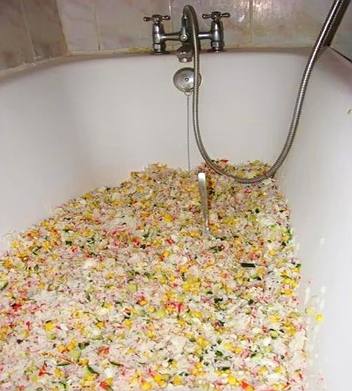 Это в горле застрял оливье!